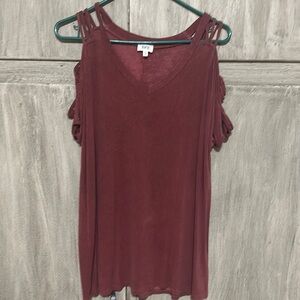Cold shoulder flowy tee